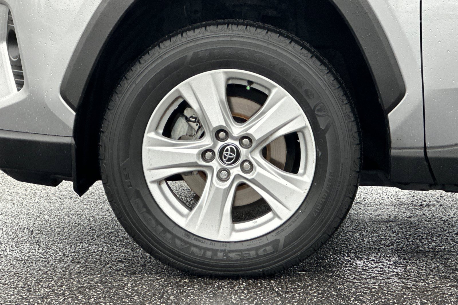 Used 2021 Toyota RAV4 XLE image 28