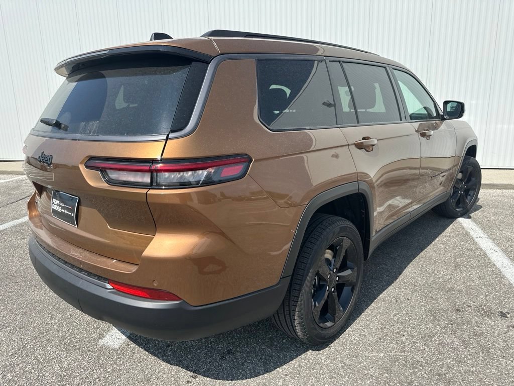 New 2026 Jeep Grand Cherokee L Limited w/ Limited Altitude Package AWD/4WD image 6