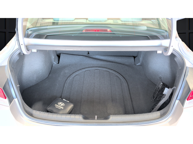 Certified 2025 Hyundai Elantra Limited FWD image 27