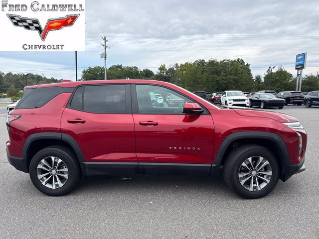 Used 2025 Chevrolet Equinox LT FWD image 2