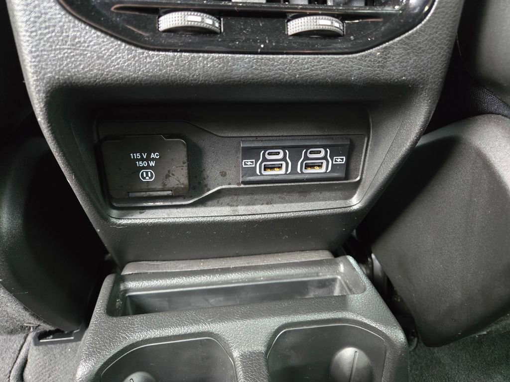 Used 2024 Jeep Grand Cherokee L Laredo image 13