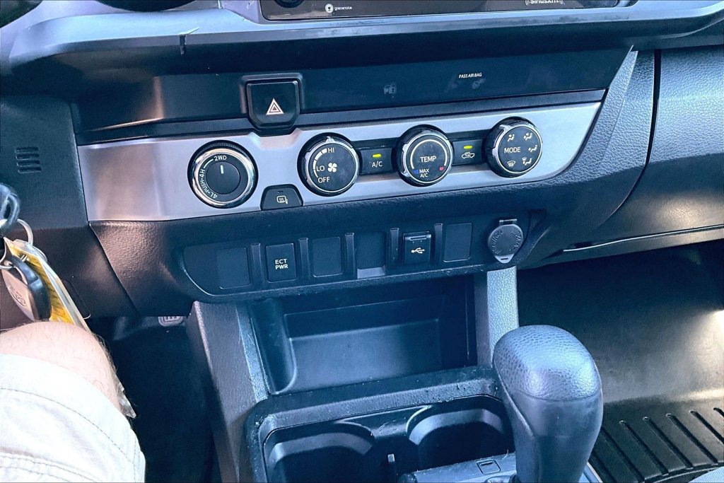 Used 2022 Toyota Tacoma SR w/ SR Convenience Package AWD/4WD image 8