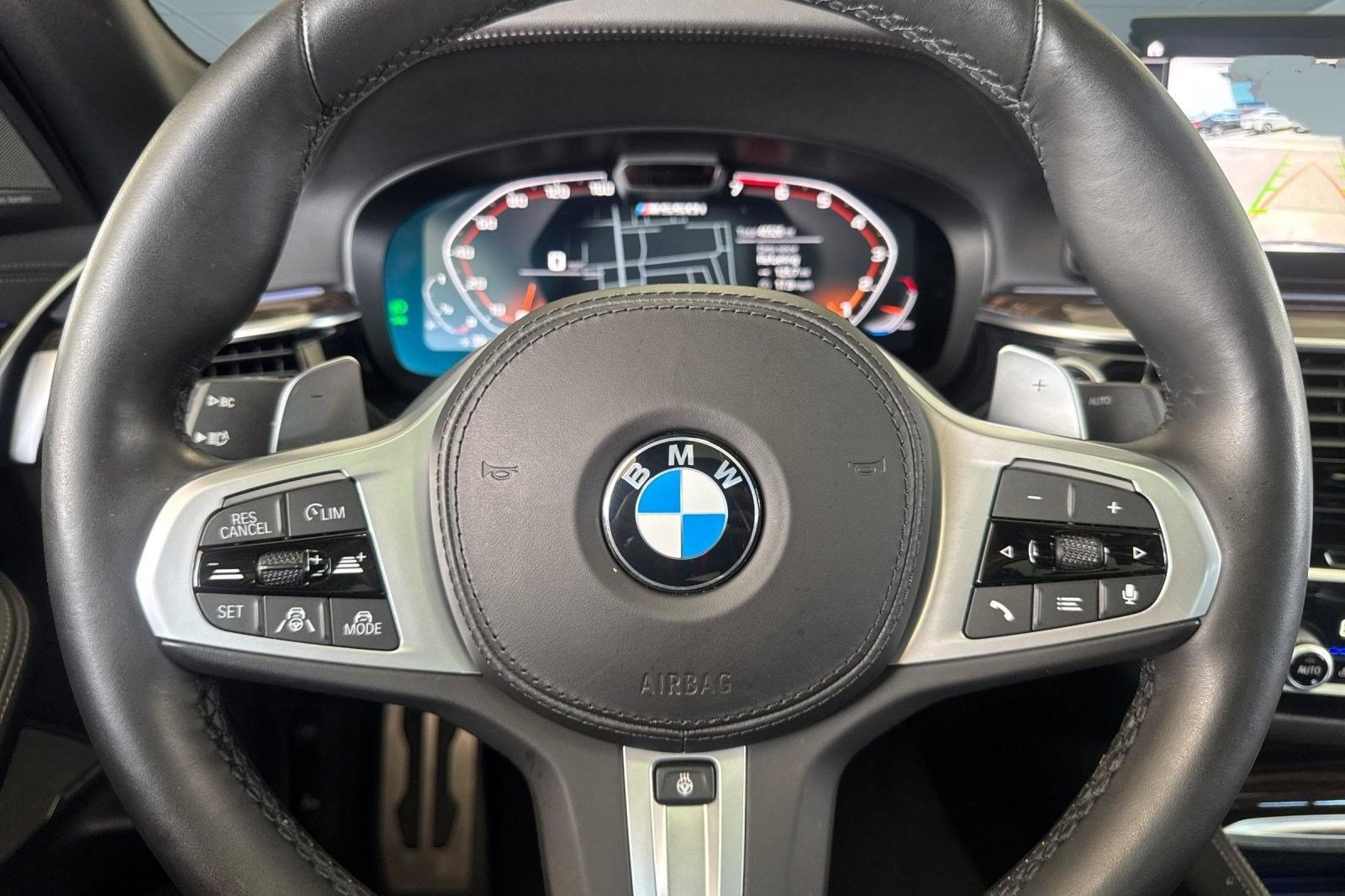 Used 2022 BMW M550i xDrive AWD/4WD image 16