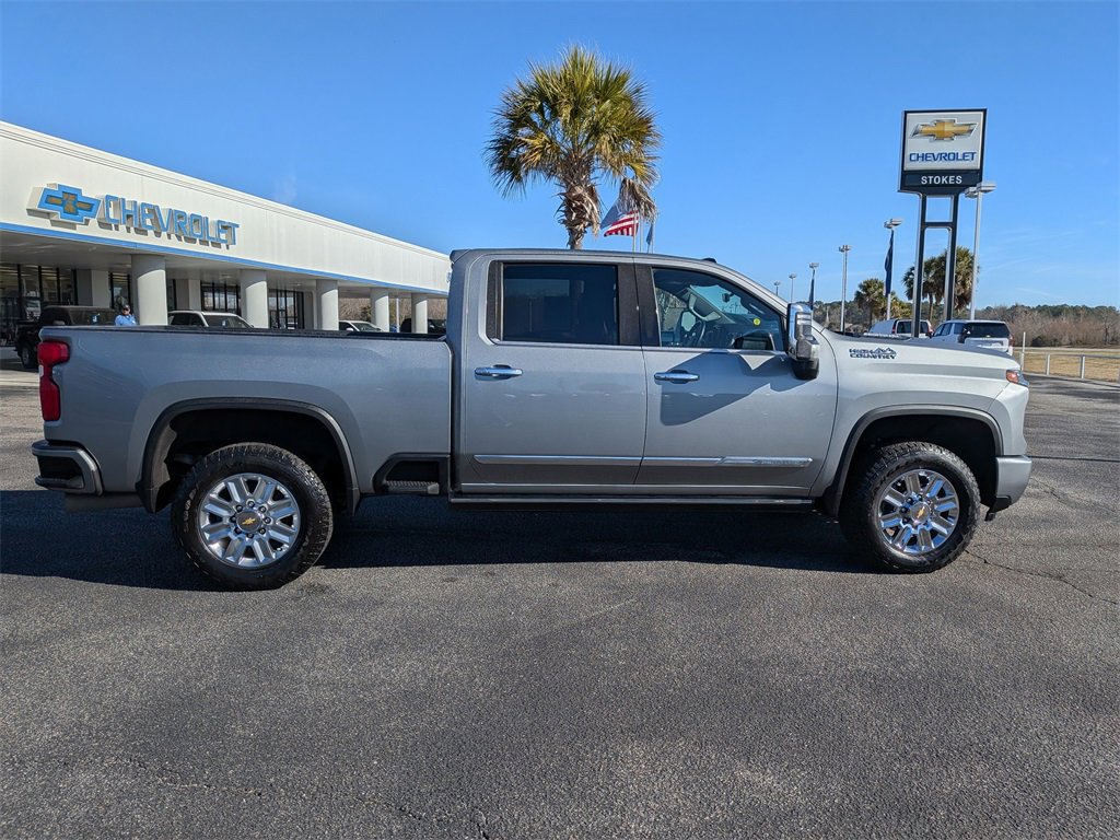 Used 2024 Chevrolet Silverado 2500 High Country w/ High Country Premium Package image 3