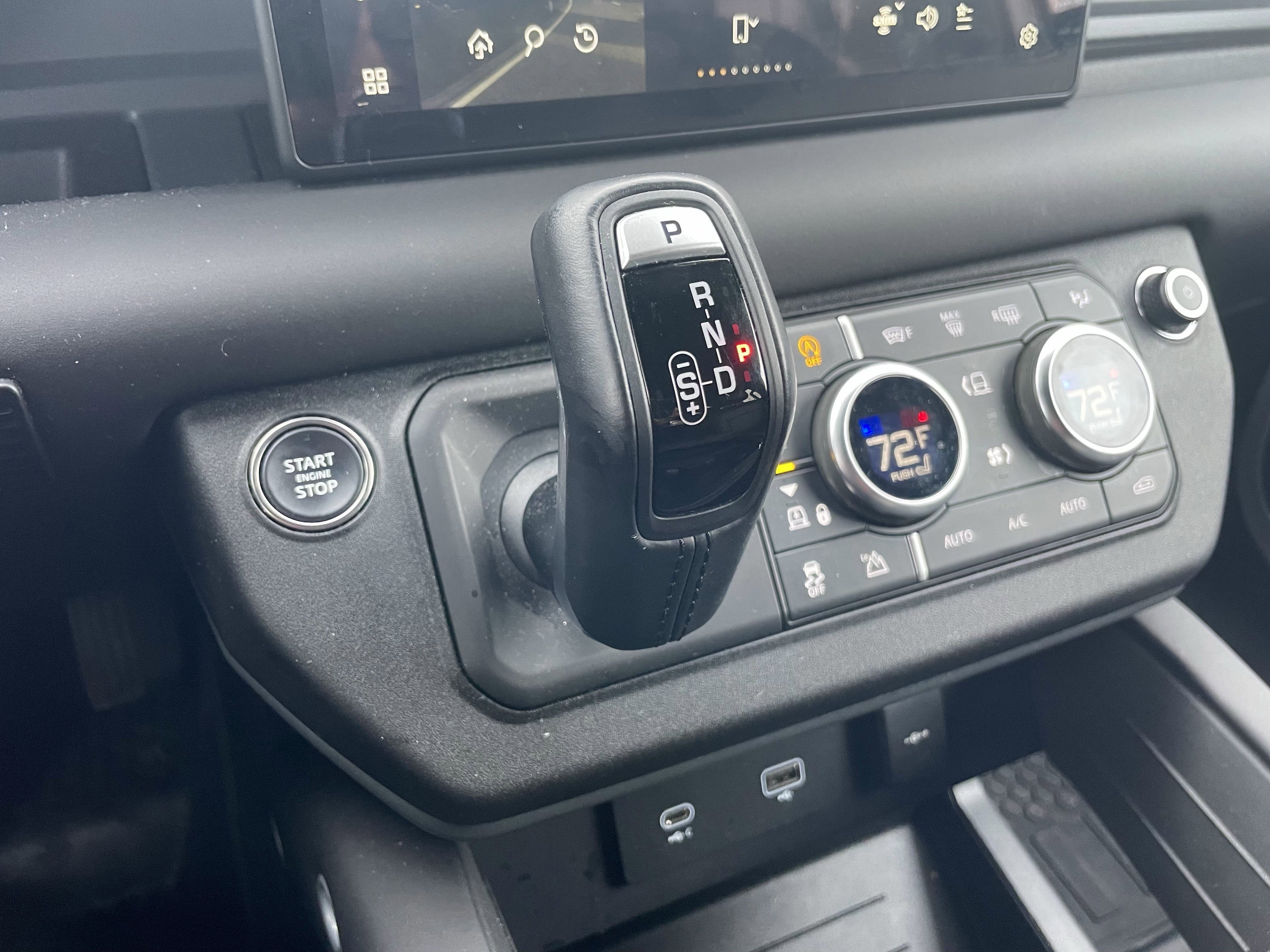 Used 2024 Land Rover Defender 110 X-Dynamic SE image 18