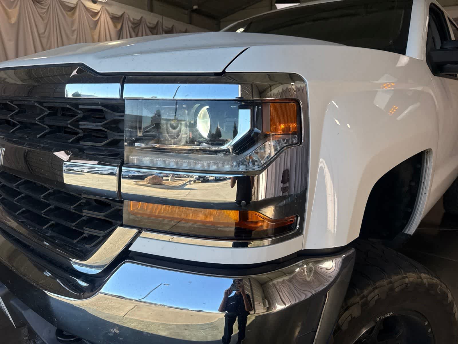 Used 2018 Chevrolet Silverado 1500 LT w/ Max Trailering Package AWD/4WD image 9