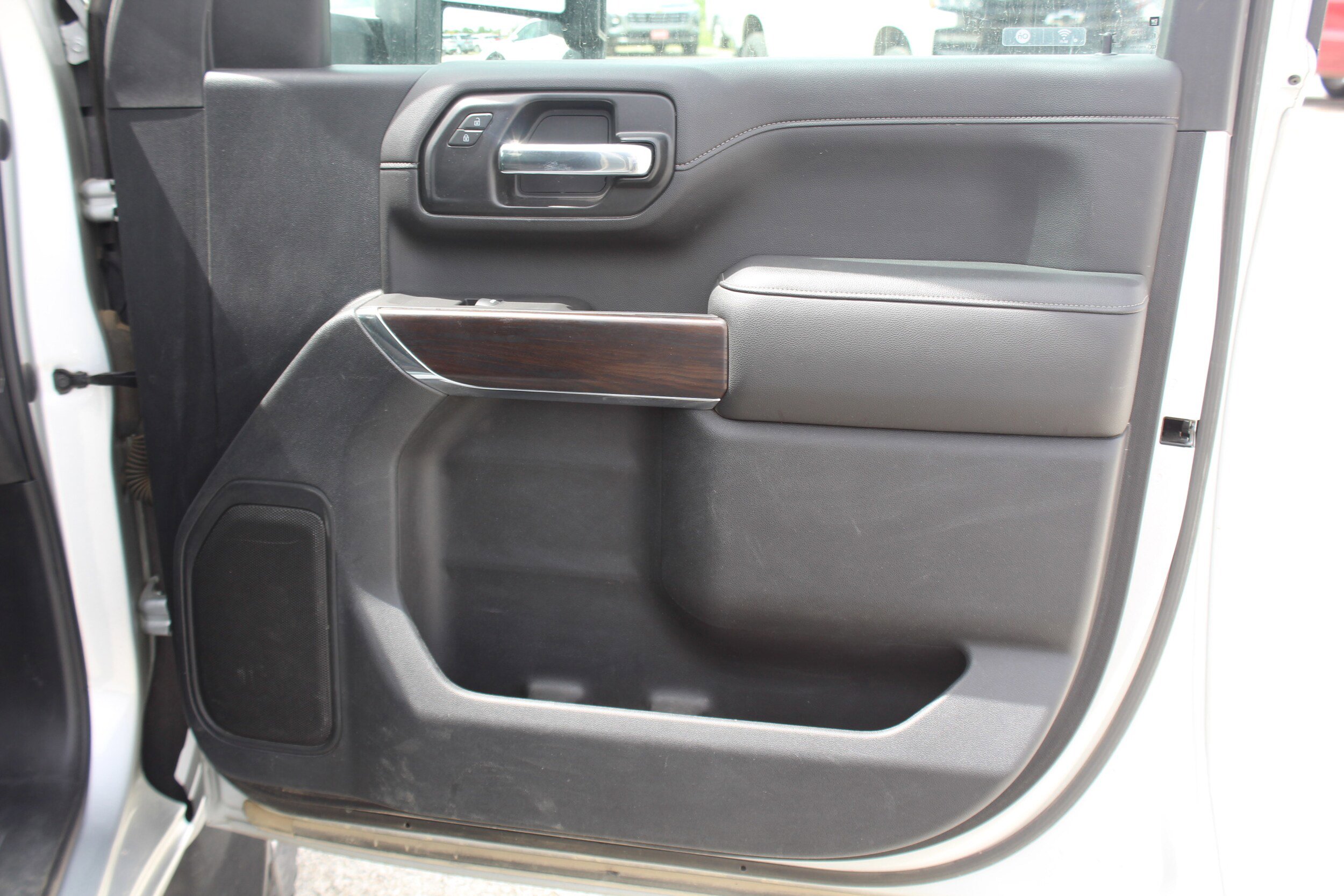 Used 2020 GMC Sierra 2500 SLT w/ Driver Alert Package I AWD/4WD image 24