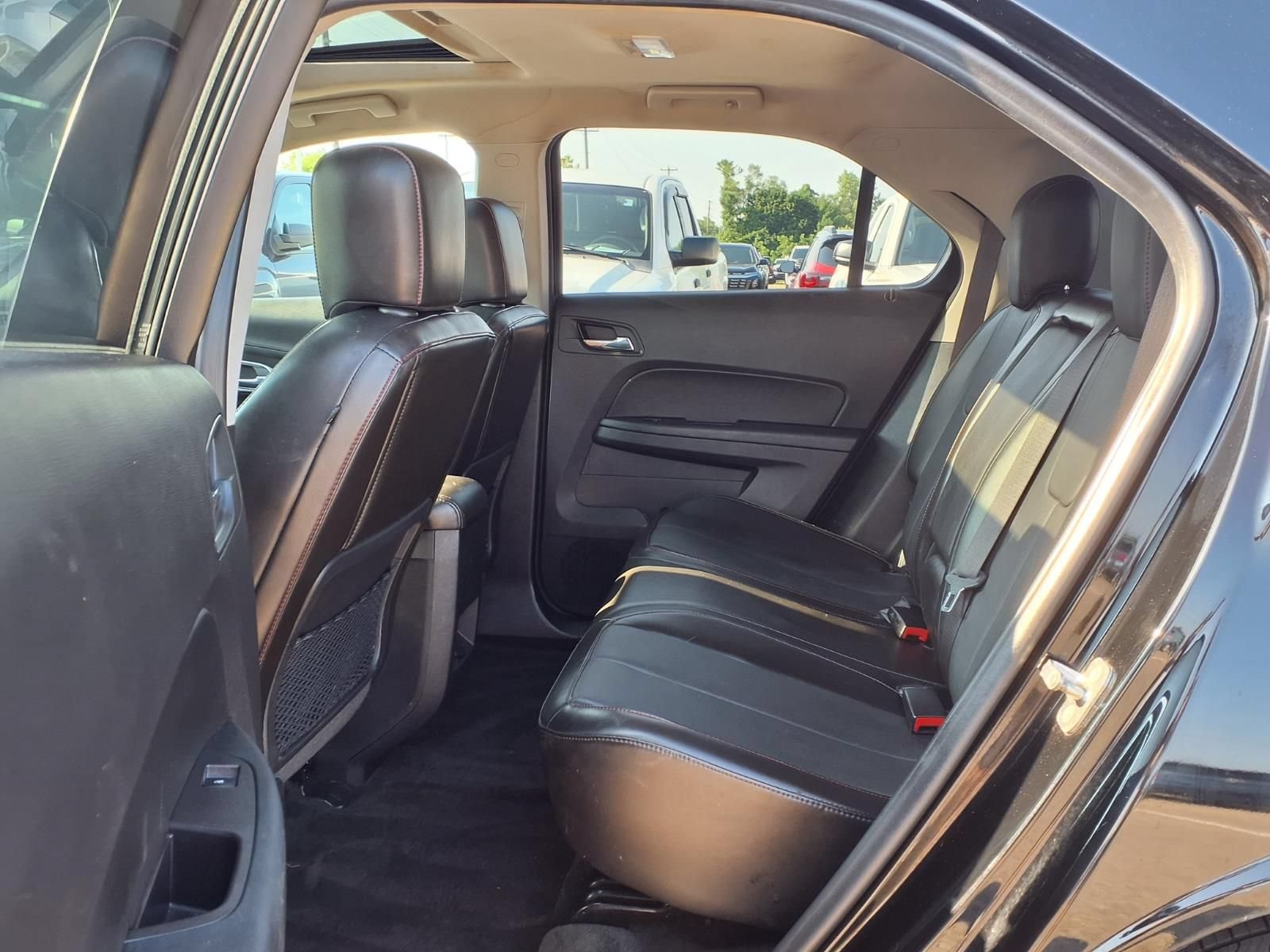 Used 2017 Chevrolet Equinox Premier w/ Enhanced Convenience Package FWD image 12