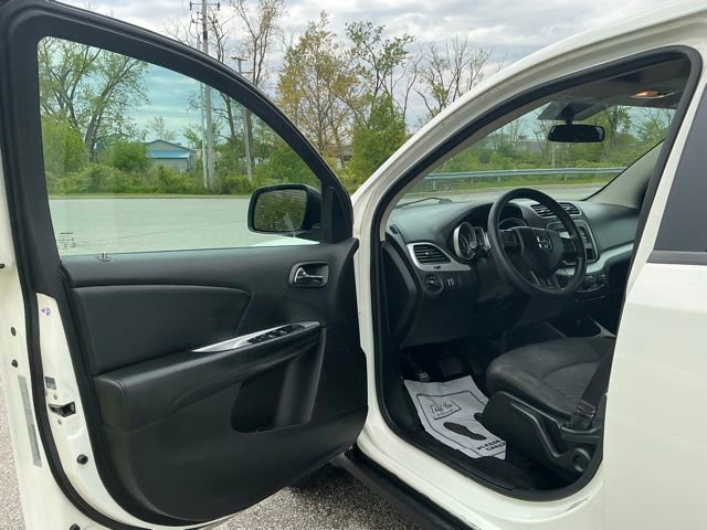 Used 2017 Dodge Journey SE w/ Flexible Seating Group FWD image 14