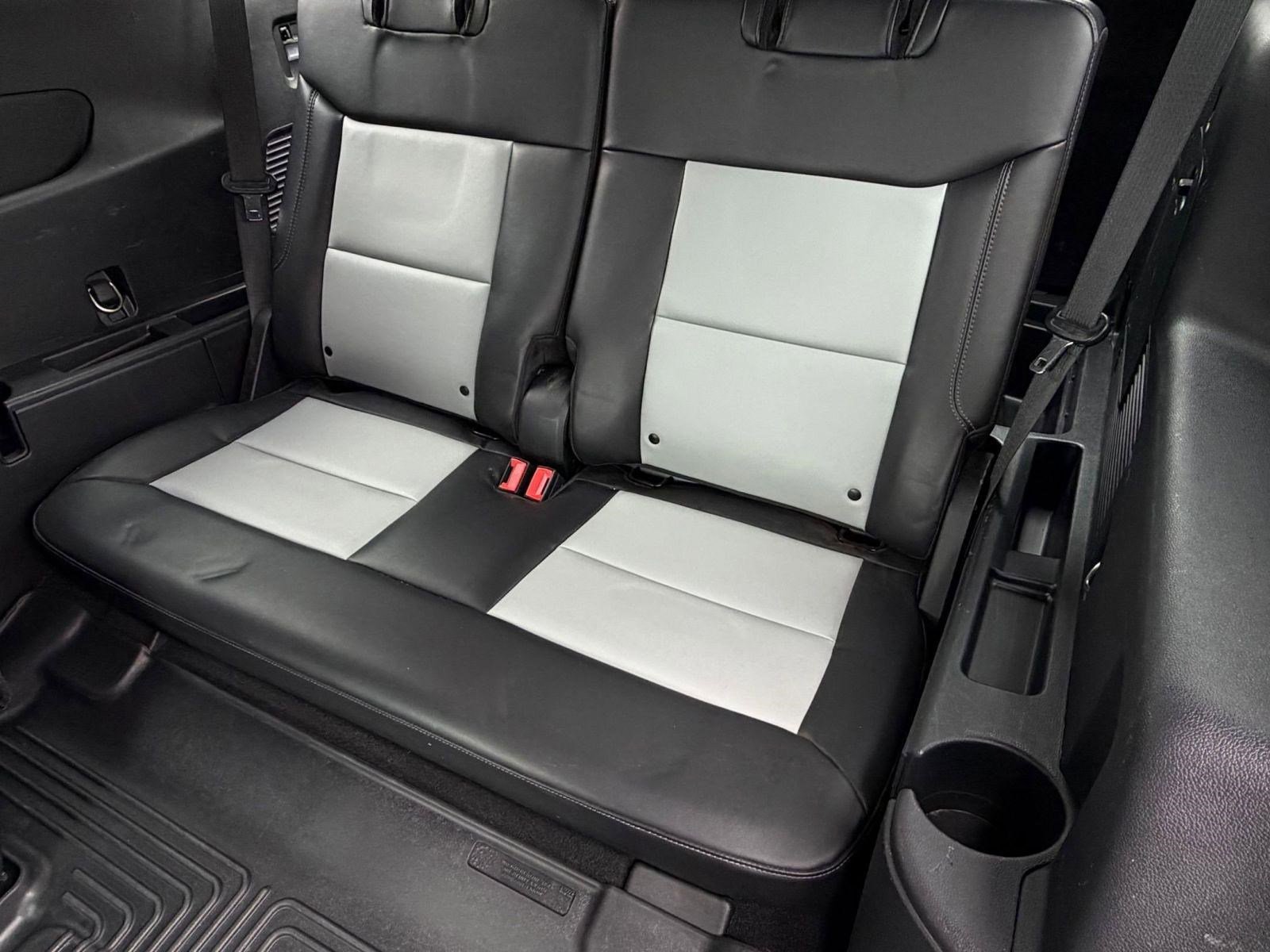 Used 2022 Ford Explorer XLT w/ Equipment Group 202A image 25