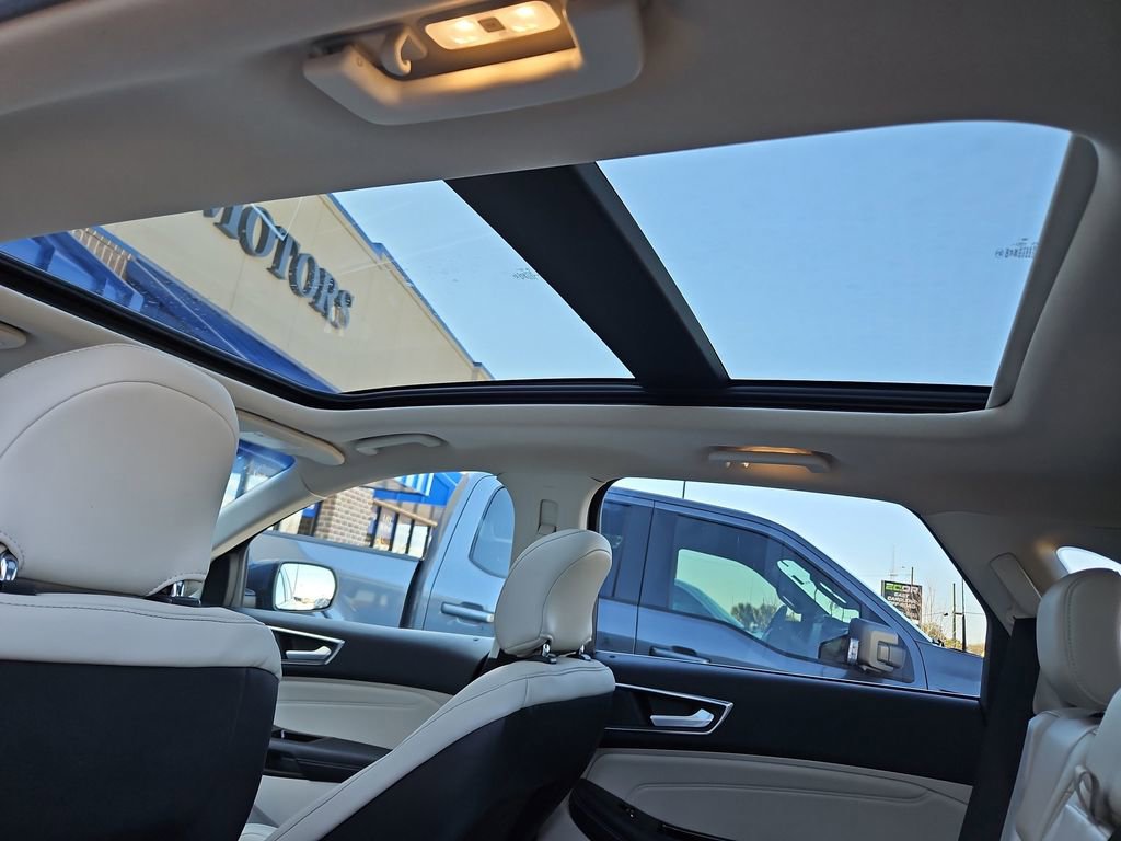 Used 2019 Ford Edge Titanium w/ Equipment Group 301A image 22