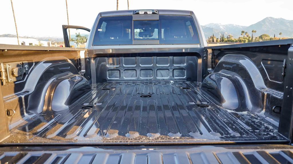 New 2026 RAM 2500 Laramie AWD/4WD image 31