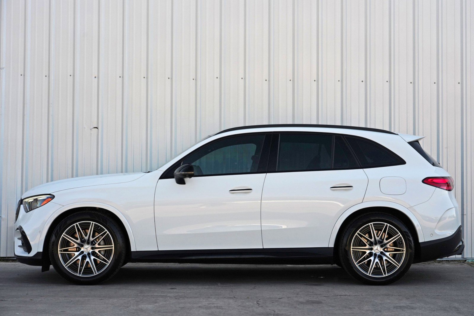 Used 2025 Mercedes-Benz GLC 63 AMG S w/ Driver Assistance Package image 10