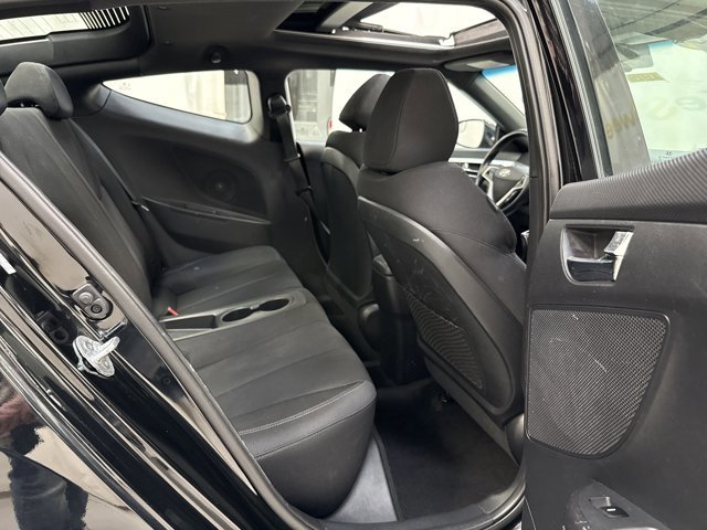 Used 2017 Hyundai Veloster Value Edition image 14