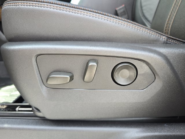 Certified 2025 Chevrolet Silverado 1500 High Country AWD/4WD image 18