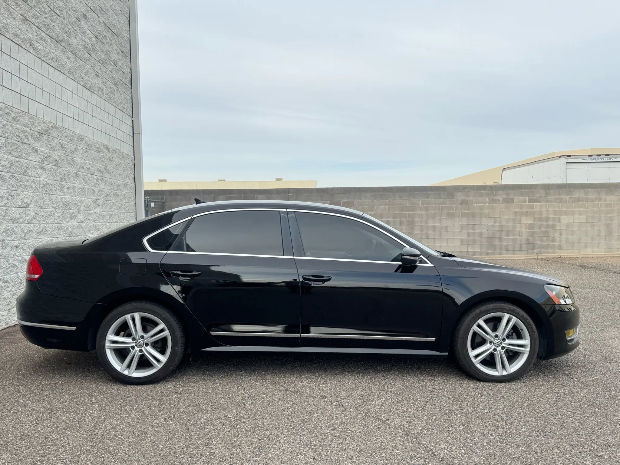 Used 2012 Volkswagen Passat TDI SE image 4