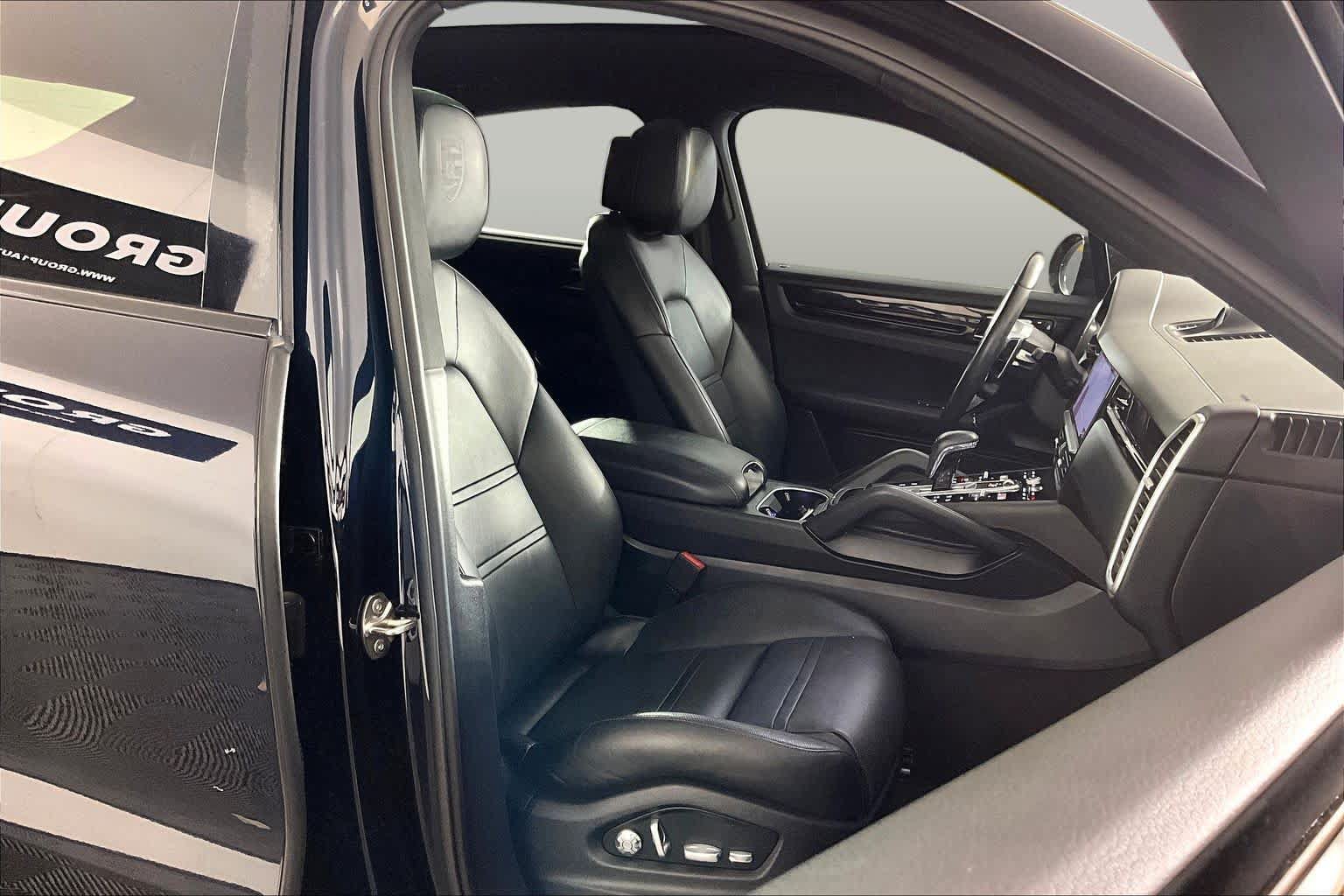 Used 2020 Porsche Cayenne AWD/4WD image 9