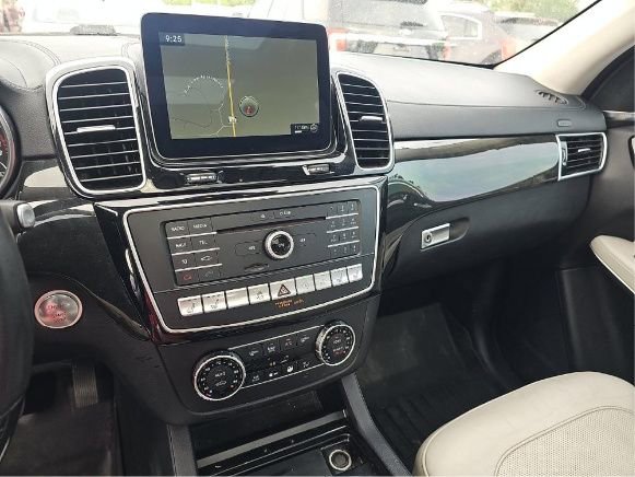 Used 2017 Mercedes-Benz GLS 550 4MATIC image 7