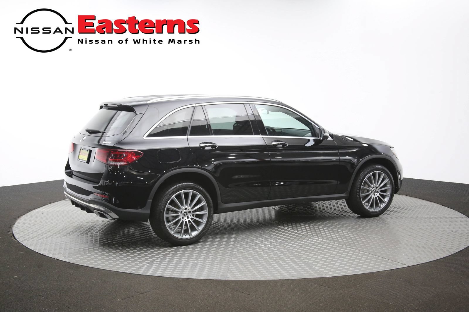 Used 2022 Mercedes-Benz GLC 300 4MATIC w/ AMG Line image 44