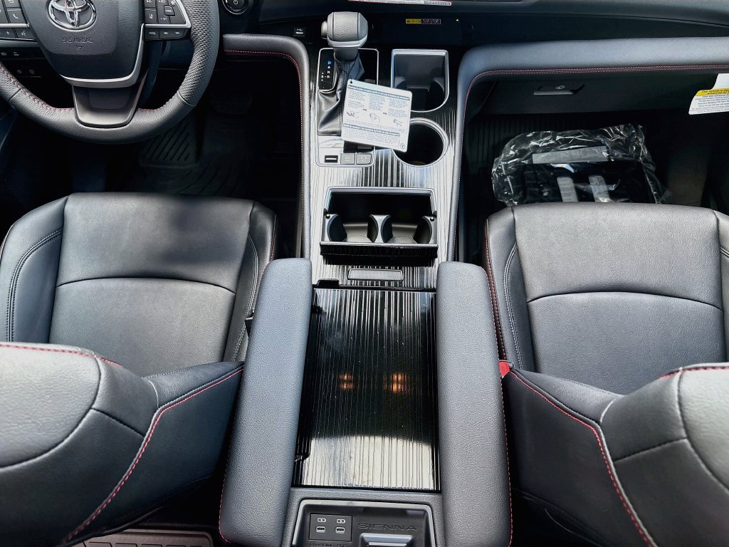 New 2026 Toyota Sienna XSE FWD image 16
