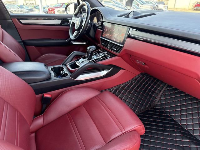 Used 2021 Porsche Cayenne Turbo image 17