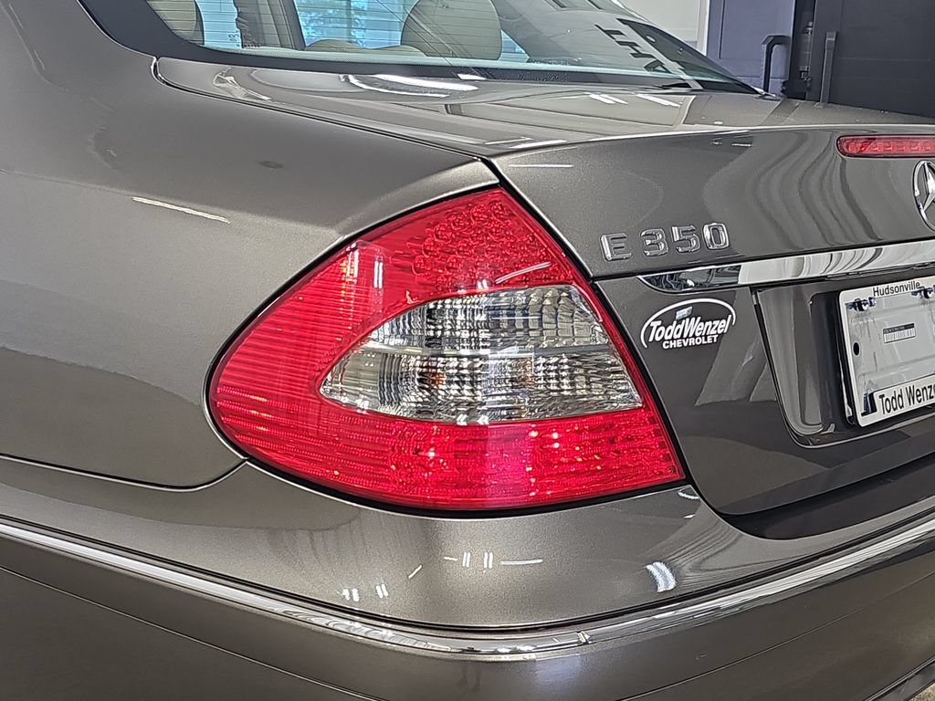 Used 2008 Mercedes-Benz E 350 4MATIC Sedan image 37