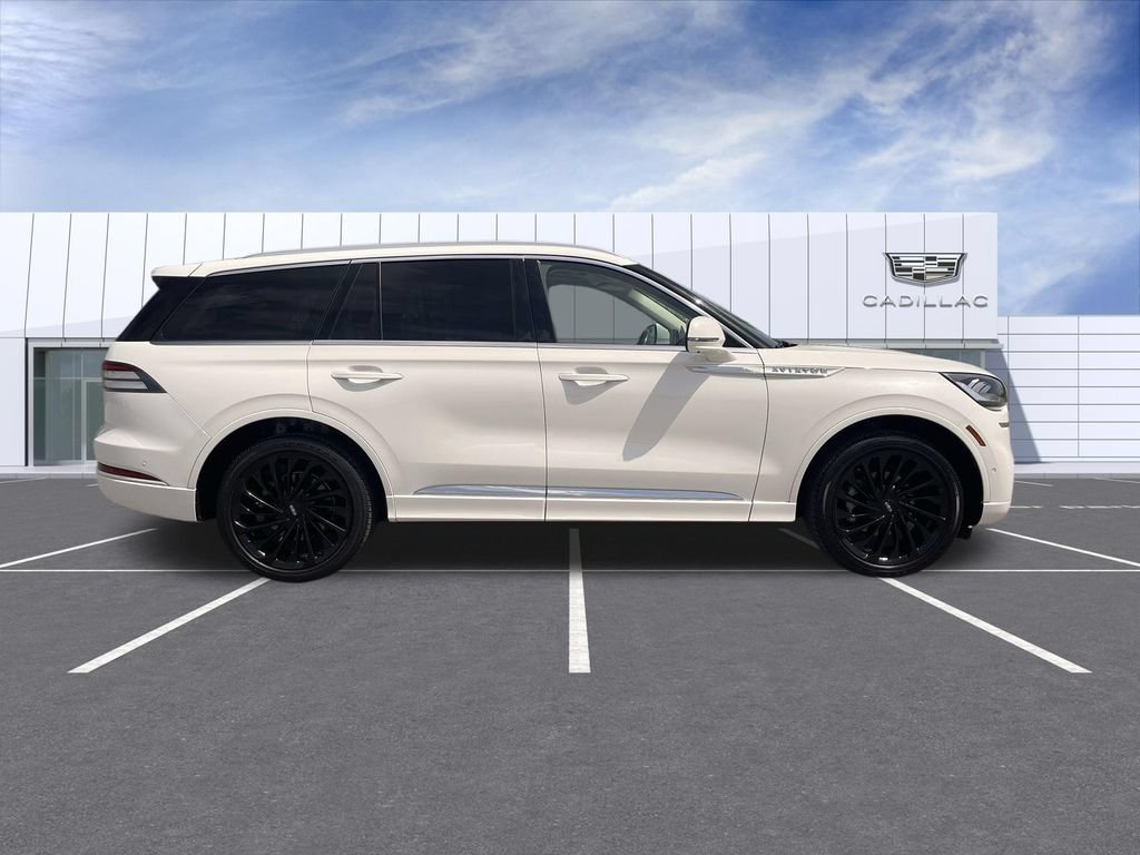 Used 2022 Lincoln Aviator Reserve w/ Equipment Group 201A AWD/4WD image 9