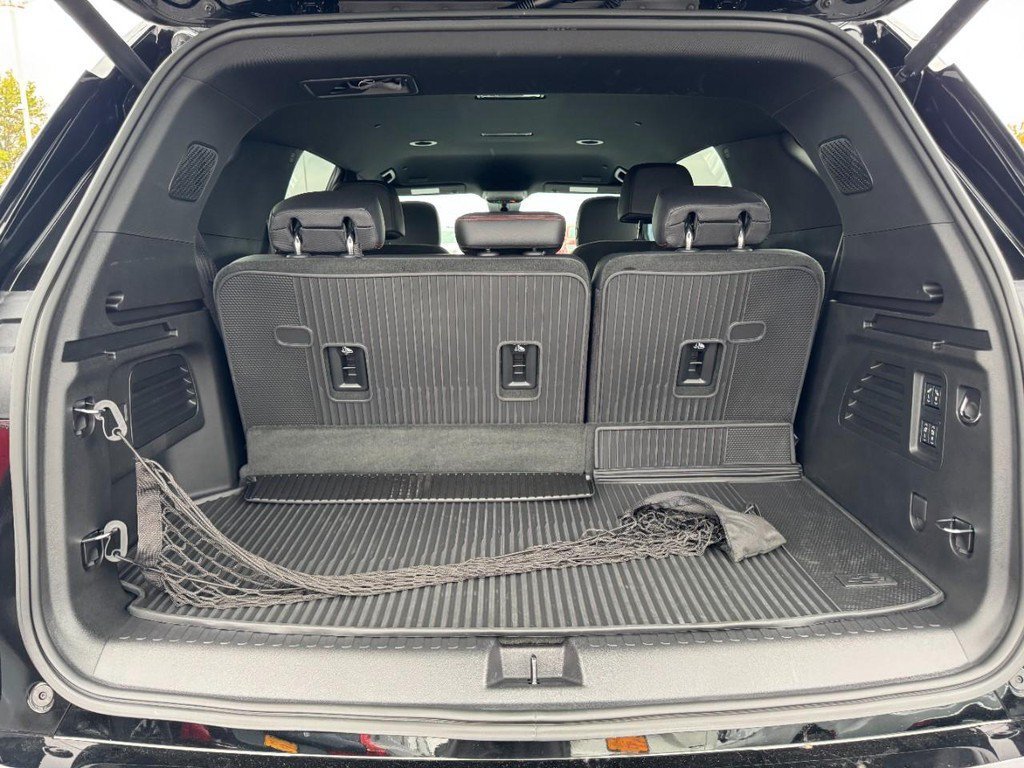 Used 2026 Chevrolet Traverse RS w/ LPO, Floor Liner Package AWD/4WD image 6