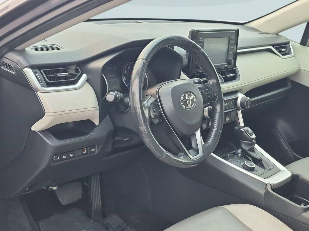 Used 2022 Toyota RAV4 XLE Premium AWD/4WD image 11