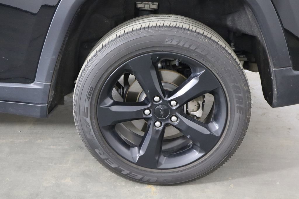 Used 2023 Jeep Grand Cherokee Altitude AWD/4WD image 45