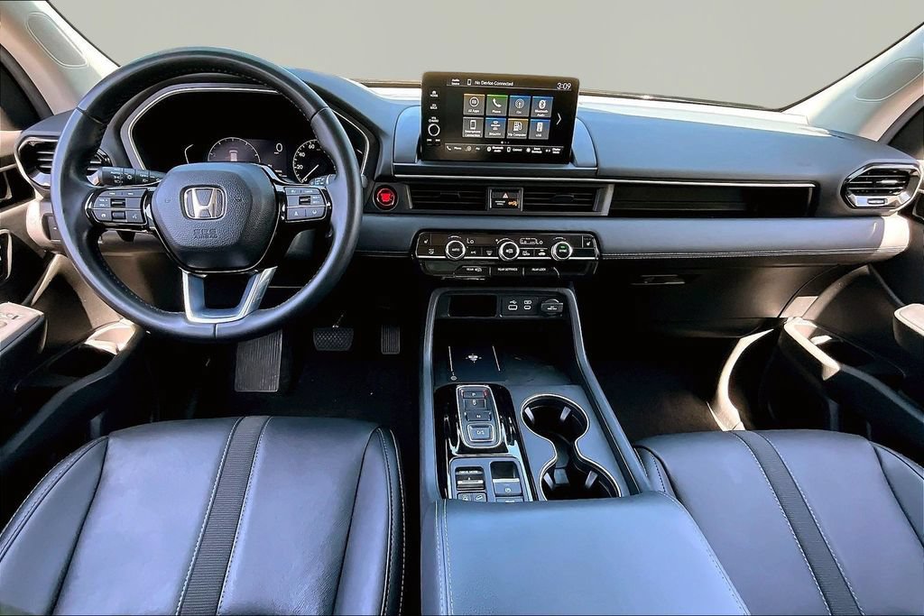 Used 2025 Honda Pilot EX-L image 8