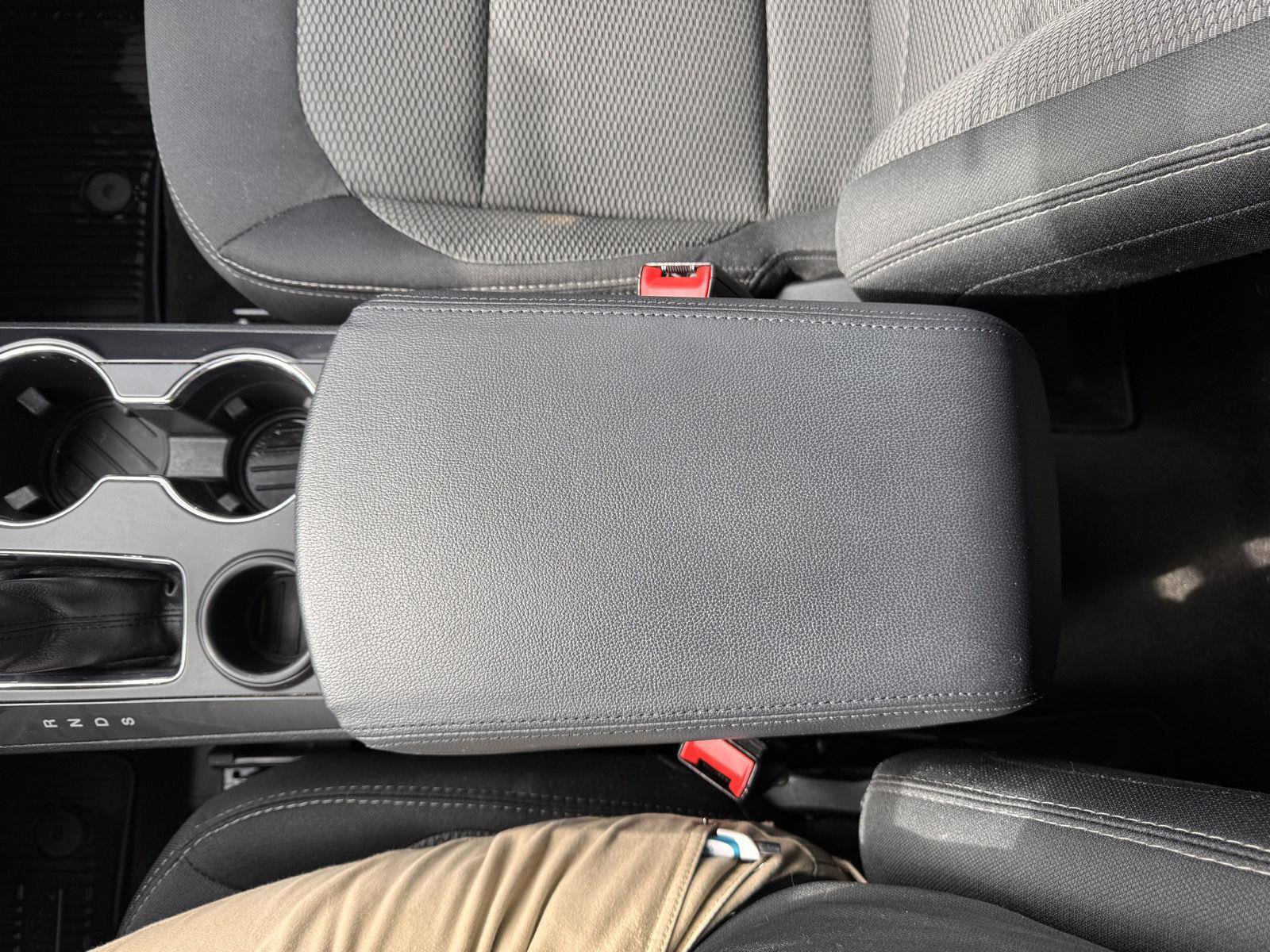 Used 2018 Ford Explorer XLT image 12