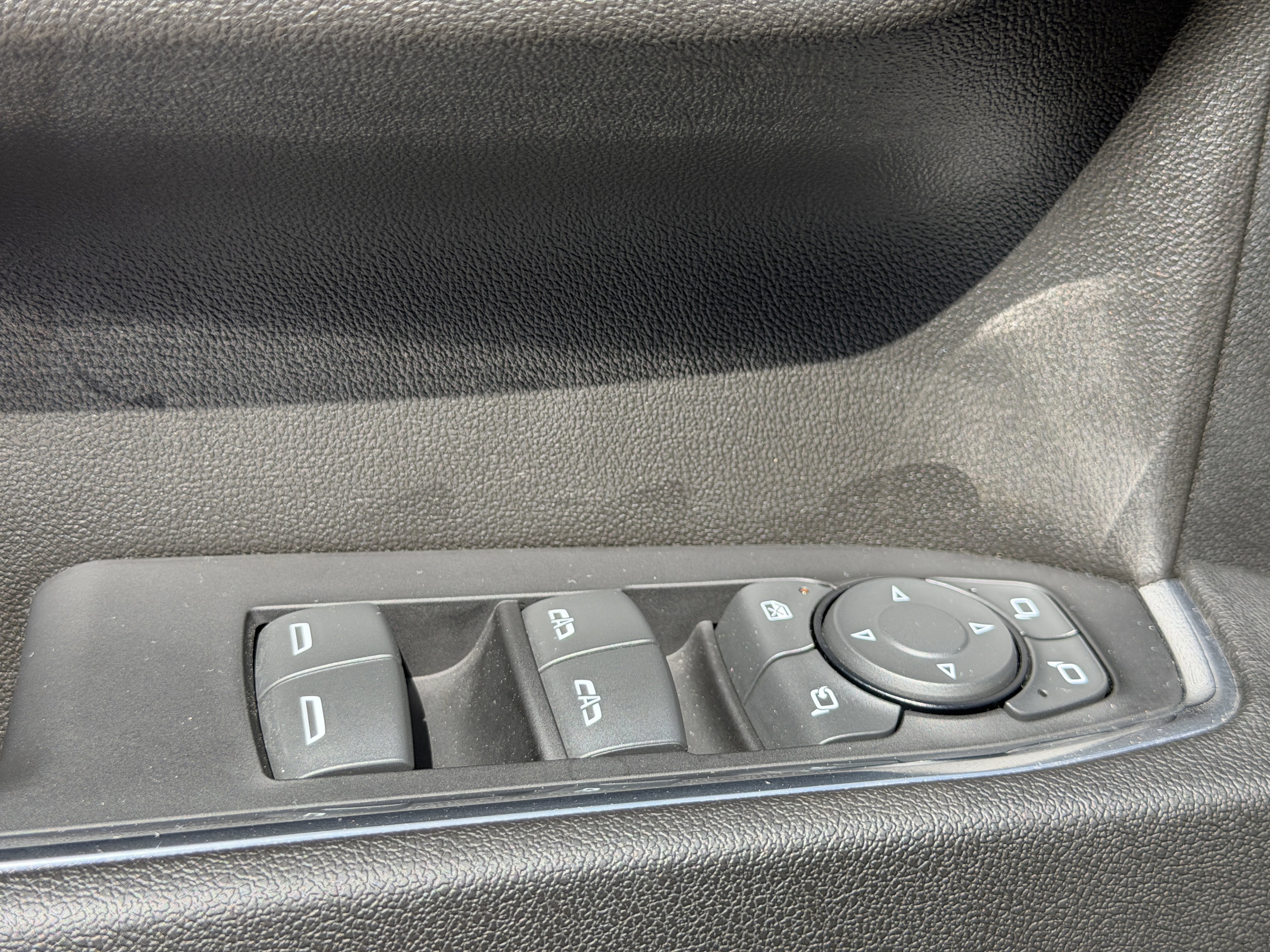 Used 2023 Chevrolet Silverado 1500 LTZ AWD/4WD image 14