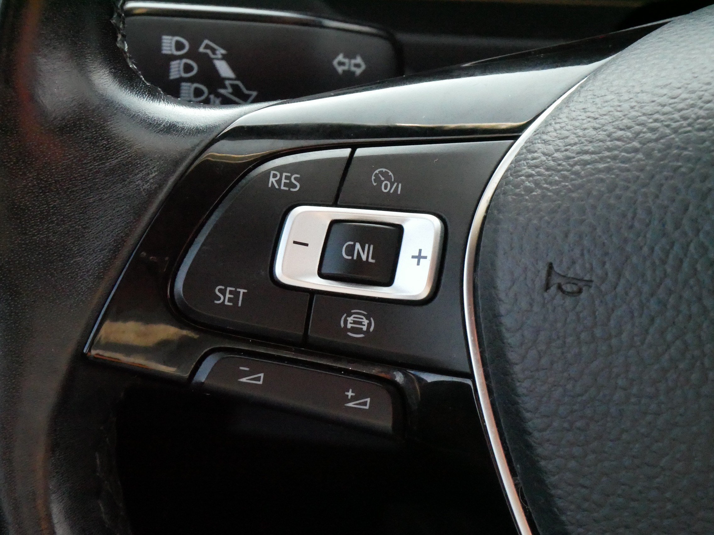 Used 2019 Volkswagen Tiguan SE w/ 3rd Row Seat Package AWD/4WD image 25