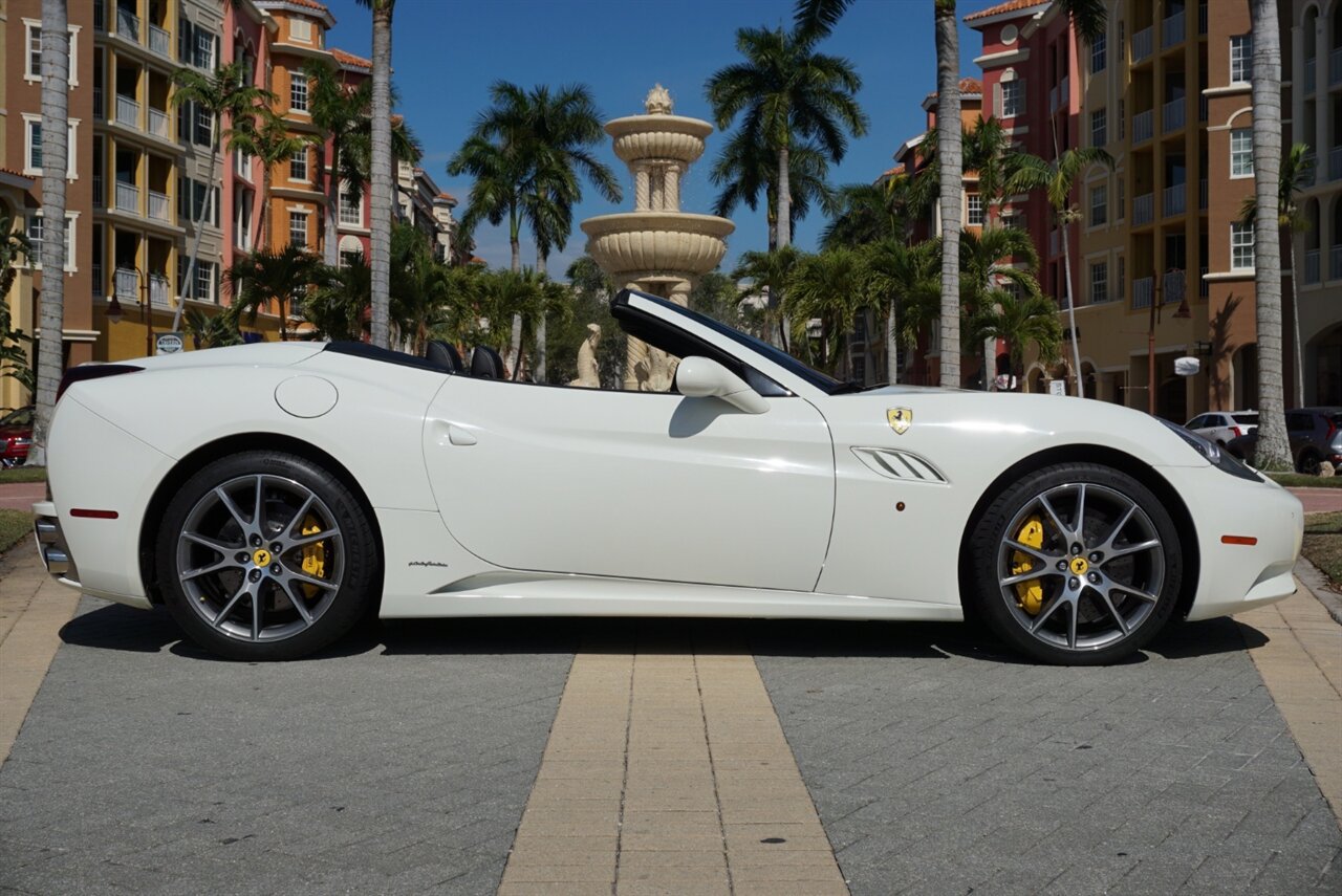 Used 2014 Ferrari California RWD image 27