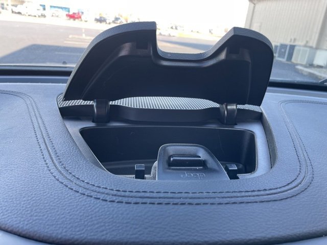 Used 2022 Jeep Cherokee Limited image 41