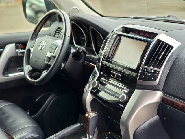 Used 2013 Toyota Land Cruiser AWD/4WD image 17