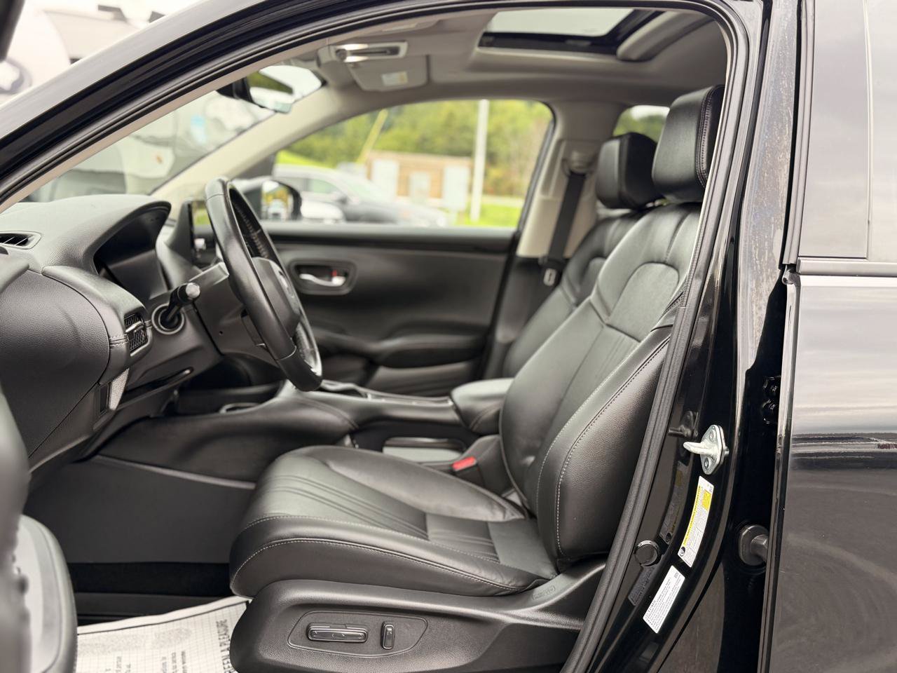 Used 2025 Honda HR-V EX-L image 7