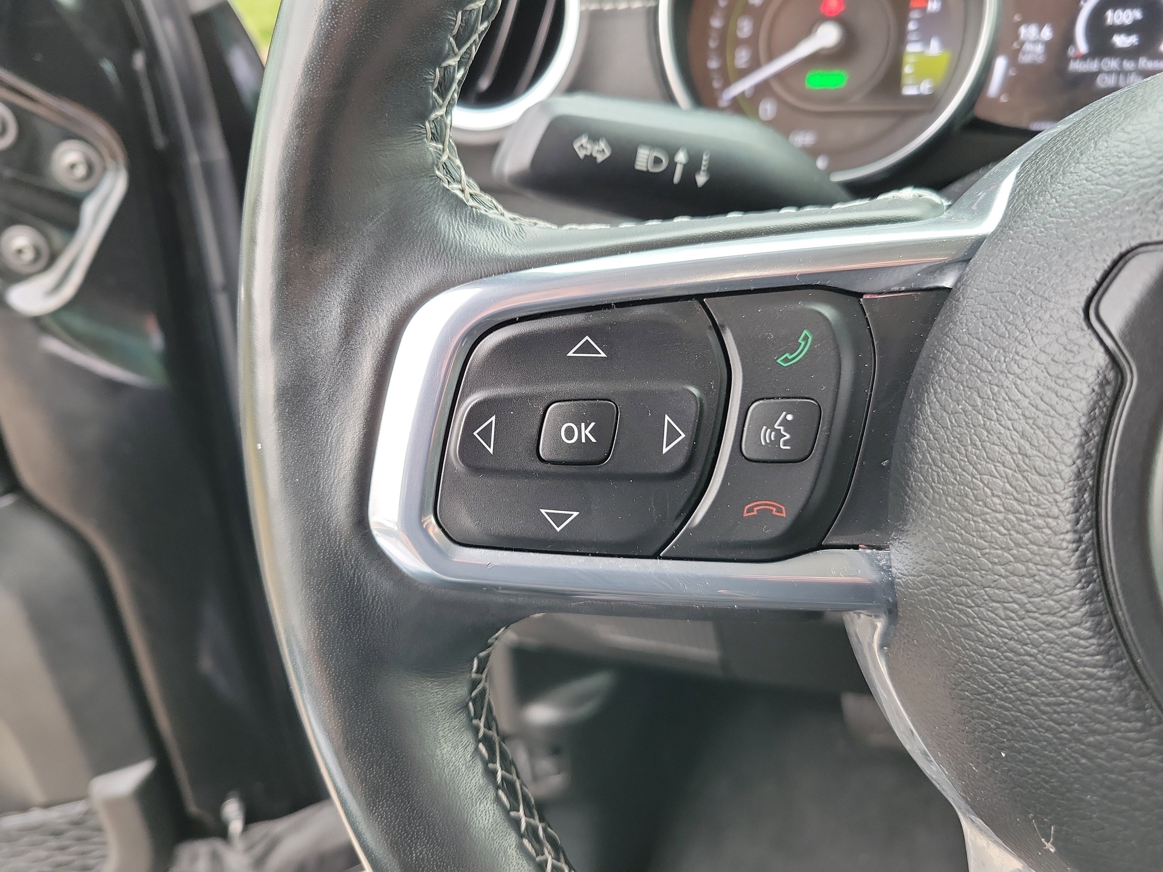 Used 2022 Jeep Wrangler Unlimited Sahara w/ Cold Weather Group image 17