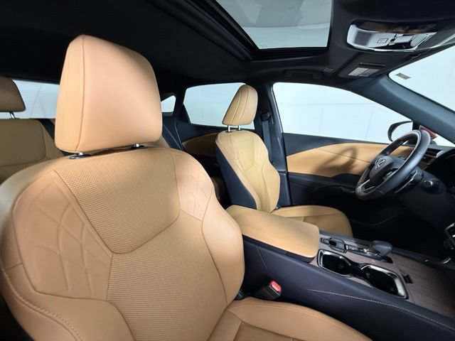 Used 2025 Lexus RX 350 Premium w/ Accessory Package (Z1) FWD image 30