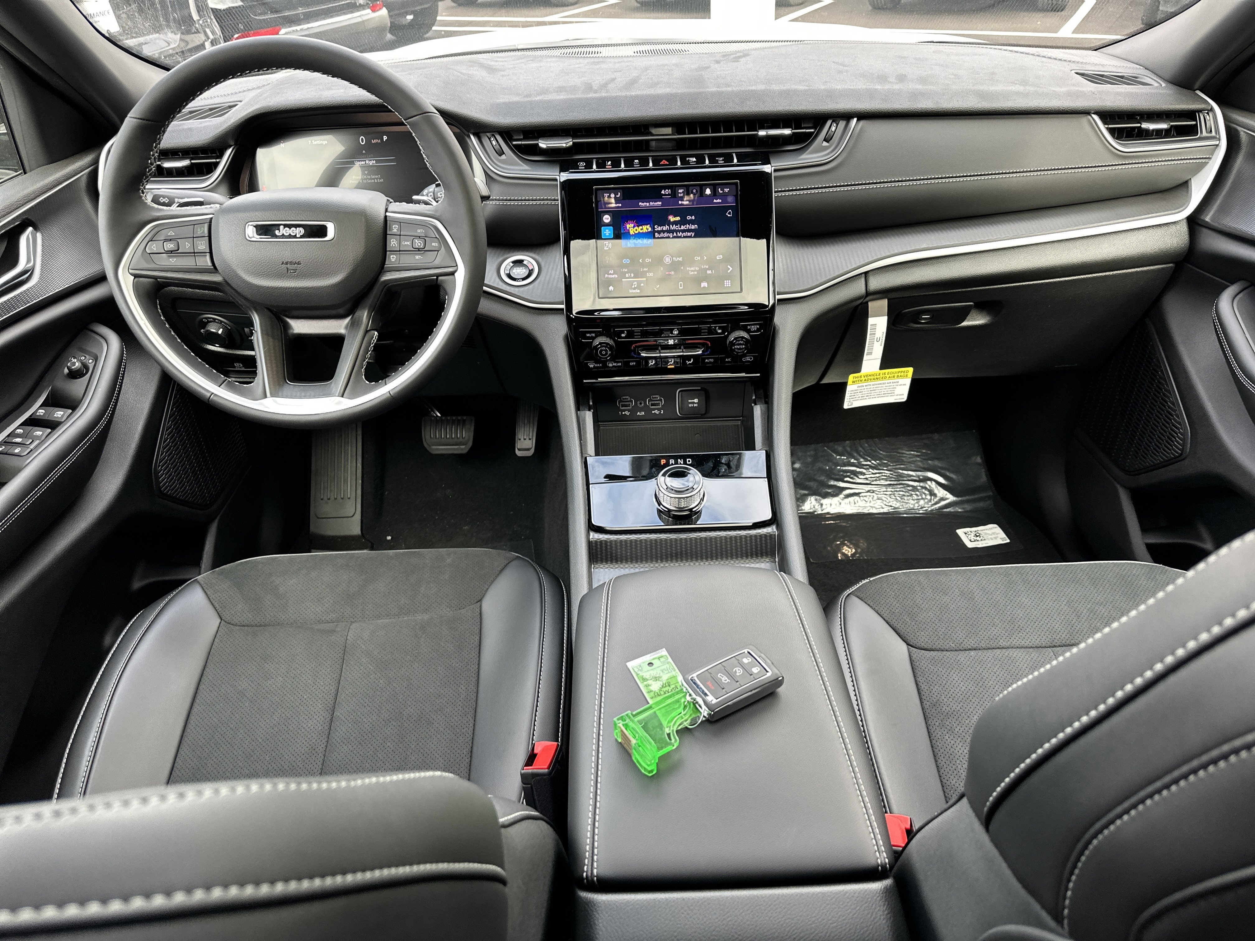 New 2025 Jeep Grand Cherokee Altitude image 31