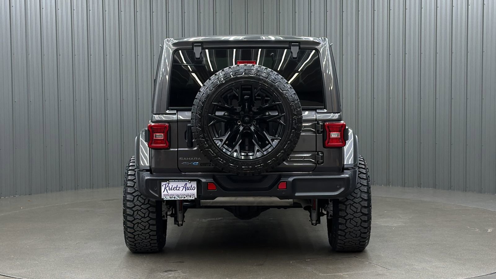 Used 2025 Jeep Wrangler Unlimited Sahara w/ Safety Group AWD/4WD image 4