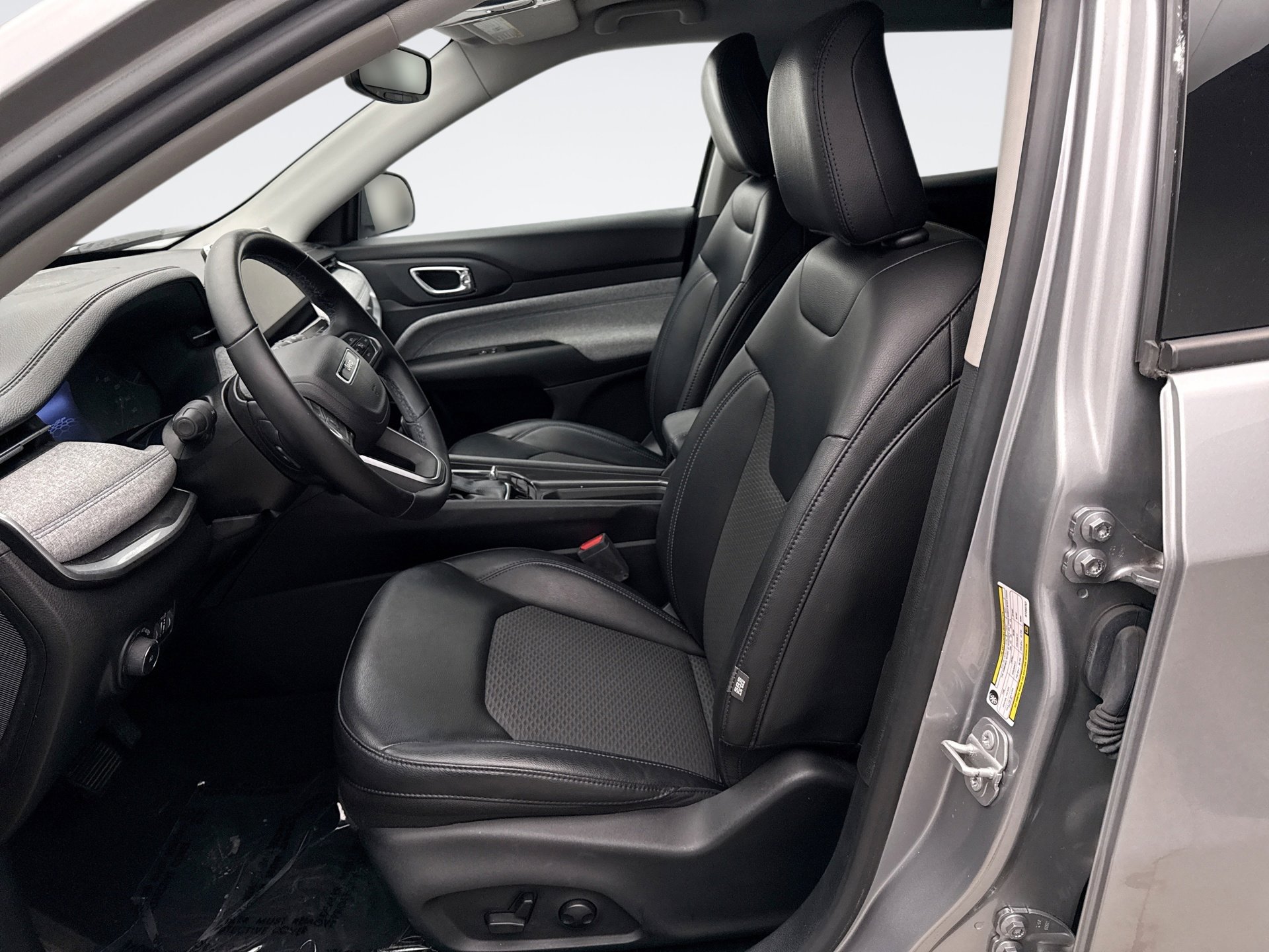 Used 2022 Jeep Compass Latitude w/ Convenience Group image 11