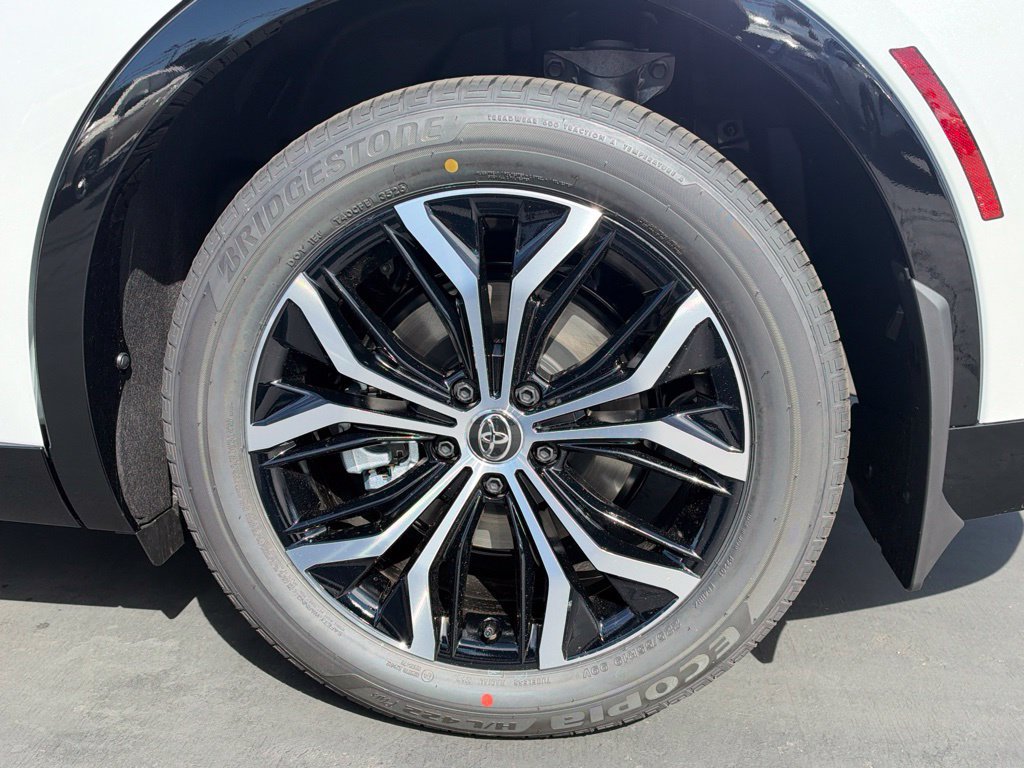 New 2027 Toyota Crown AWD/4WD image 16