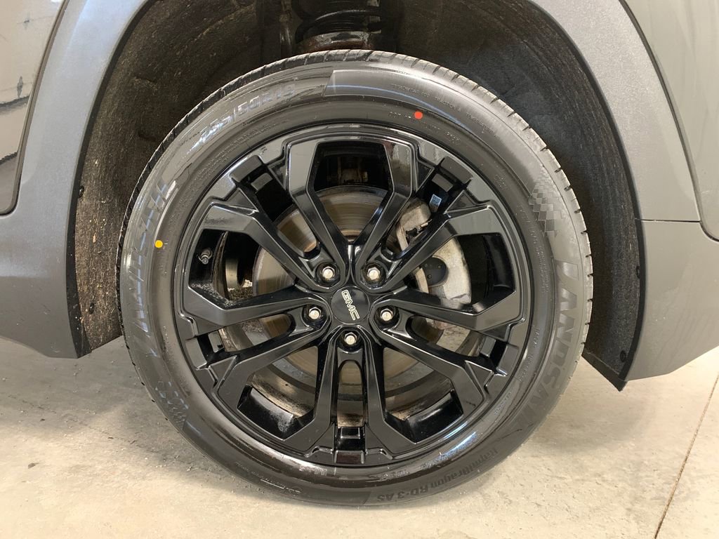 Used 2019 GMC Terrain SLE w/ Driver Convenience Package image 29