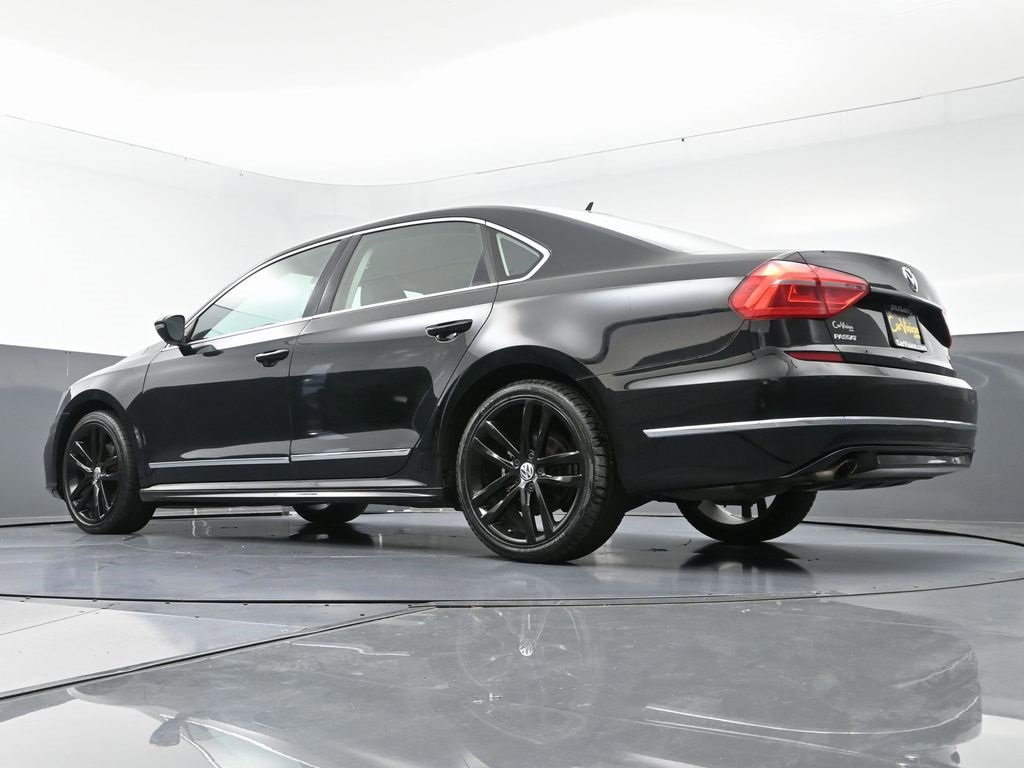 Used 2016 Volkswagen Passat 1.8T R-Line image 48