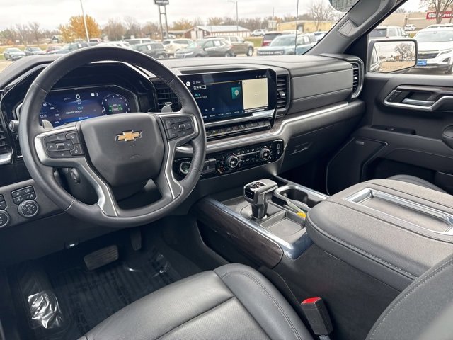 Used 2022 Chevrolet Silverado 1500 LTZ image 9