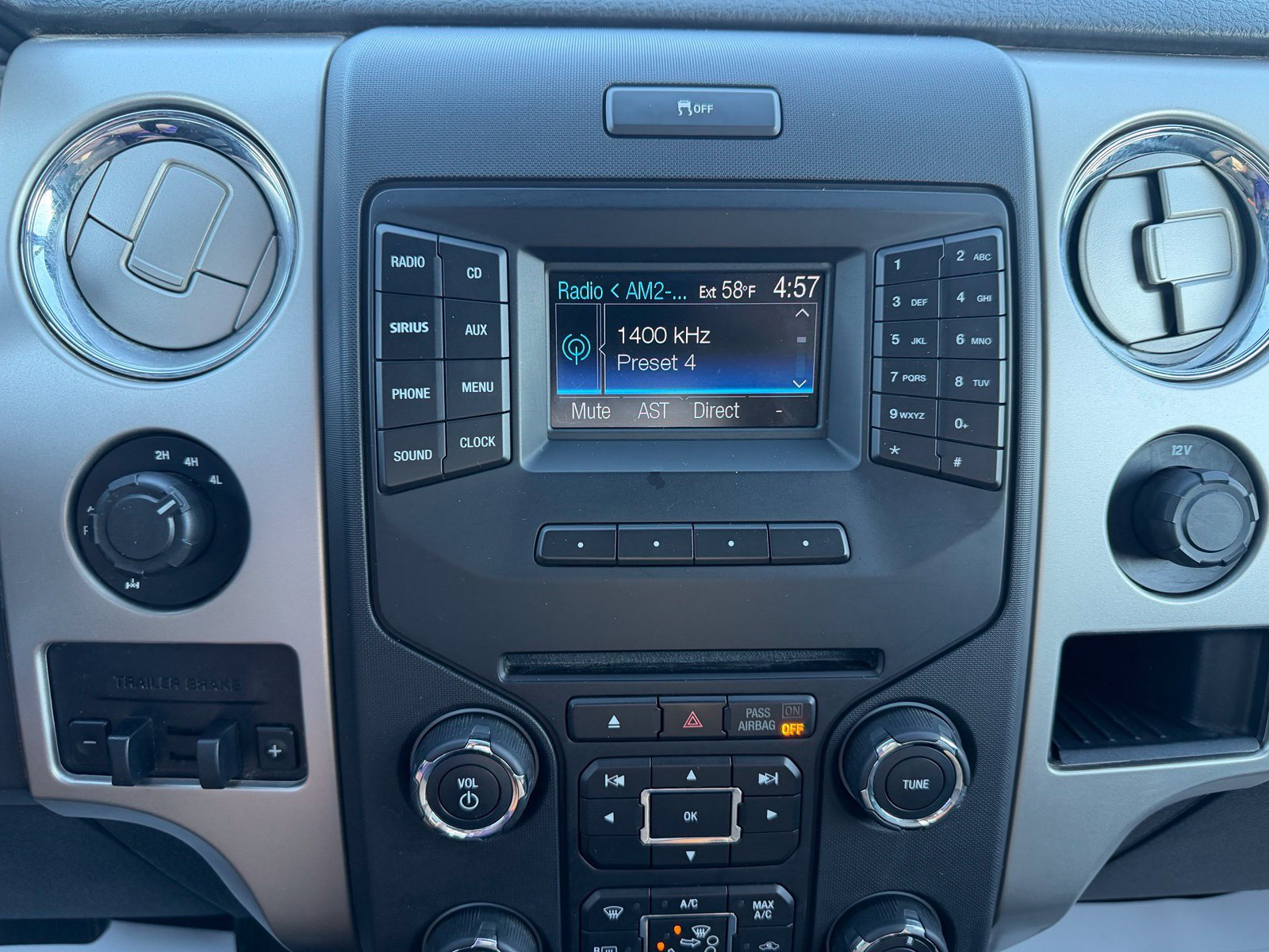Used 2014 Ford F150 XLT w/ Equipment Group 302A Luxury AWD/4WD image 18