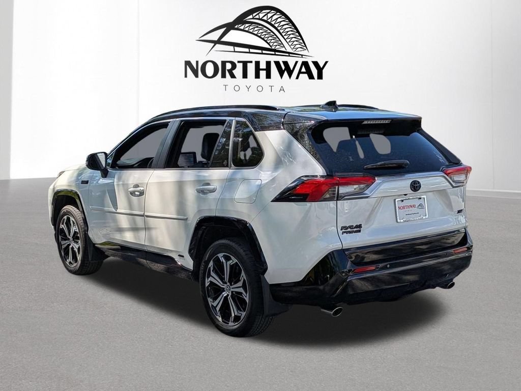 Used 2022 Toyota RAV4 XSE w/ Premium Package AWD/4WD image 4