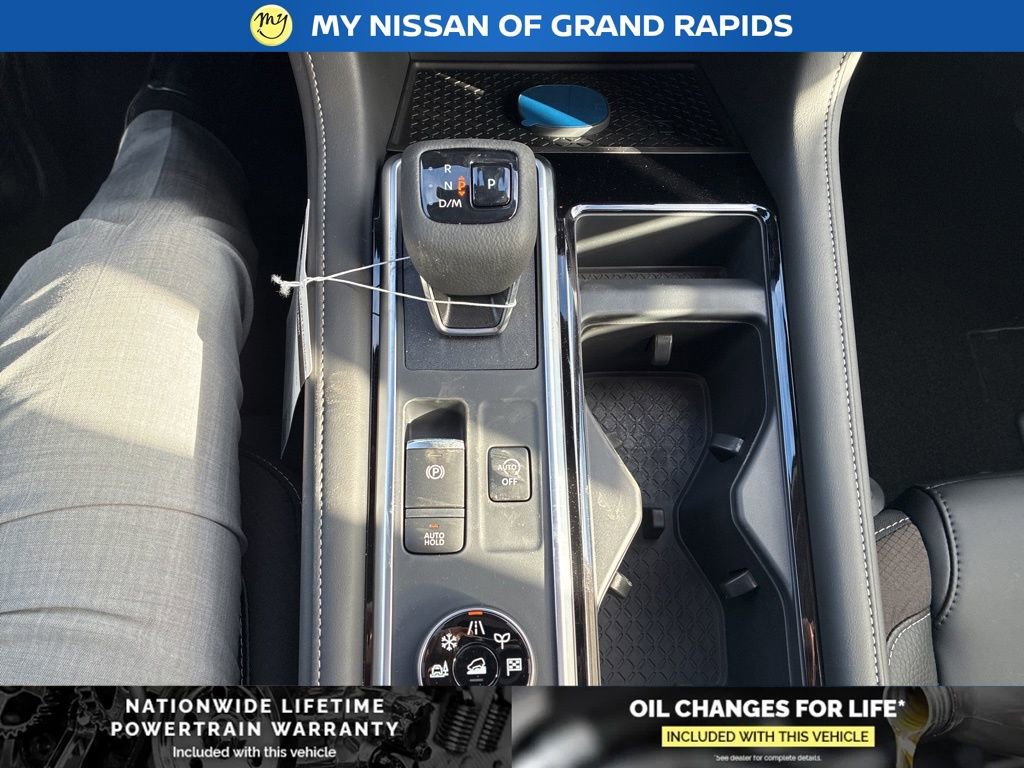 New 2026 Nissan Pathfinder SL image 17